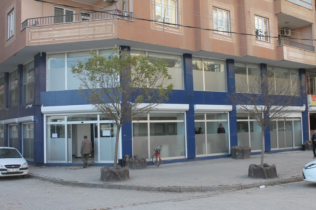 Kızıltepe’de TEDAŞ binası var tabelası yok